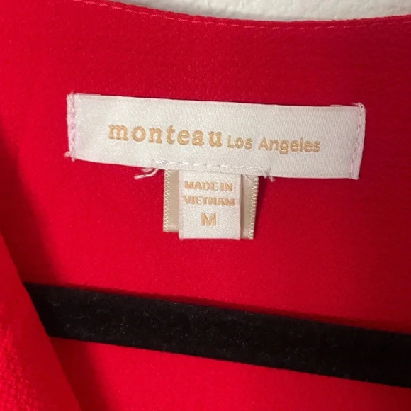 NWOT Monteau Los‎ Angeles red flutter cross front blouse size Medium - Picture 4 of 5